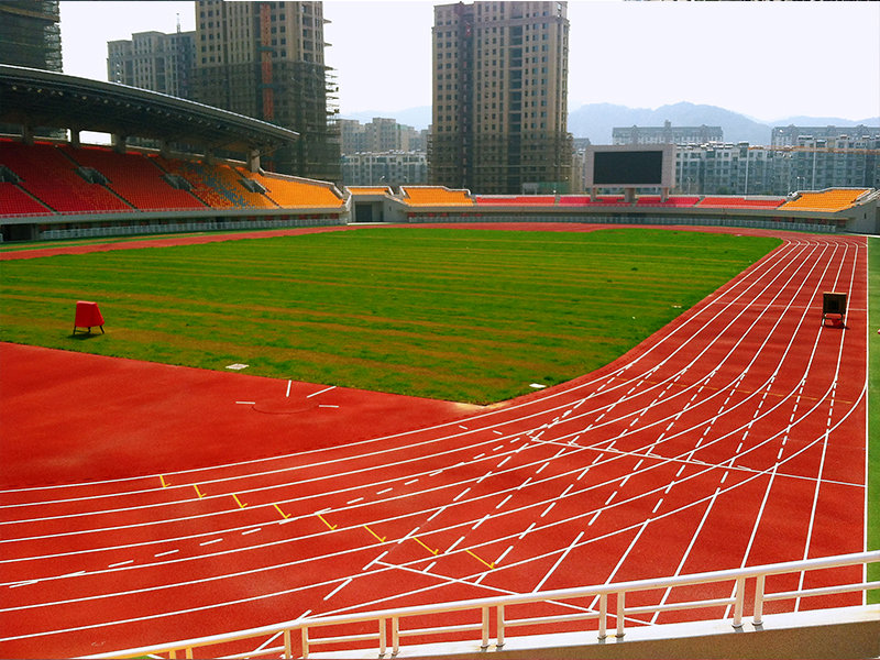 混合型跑道全塑型